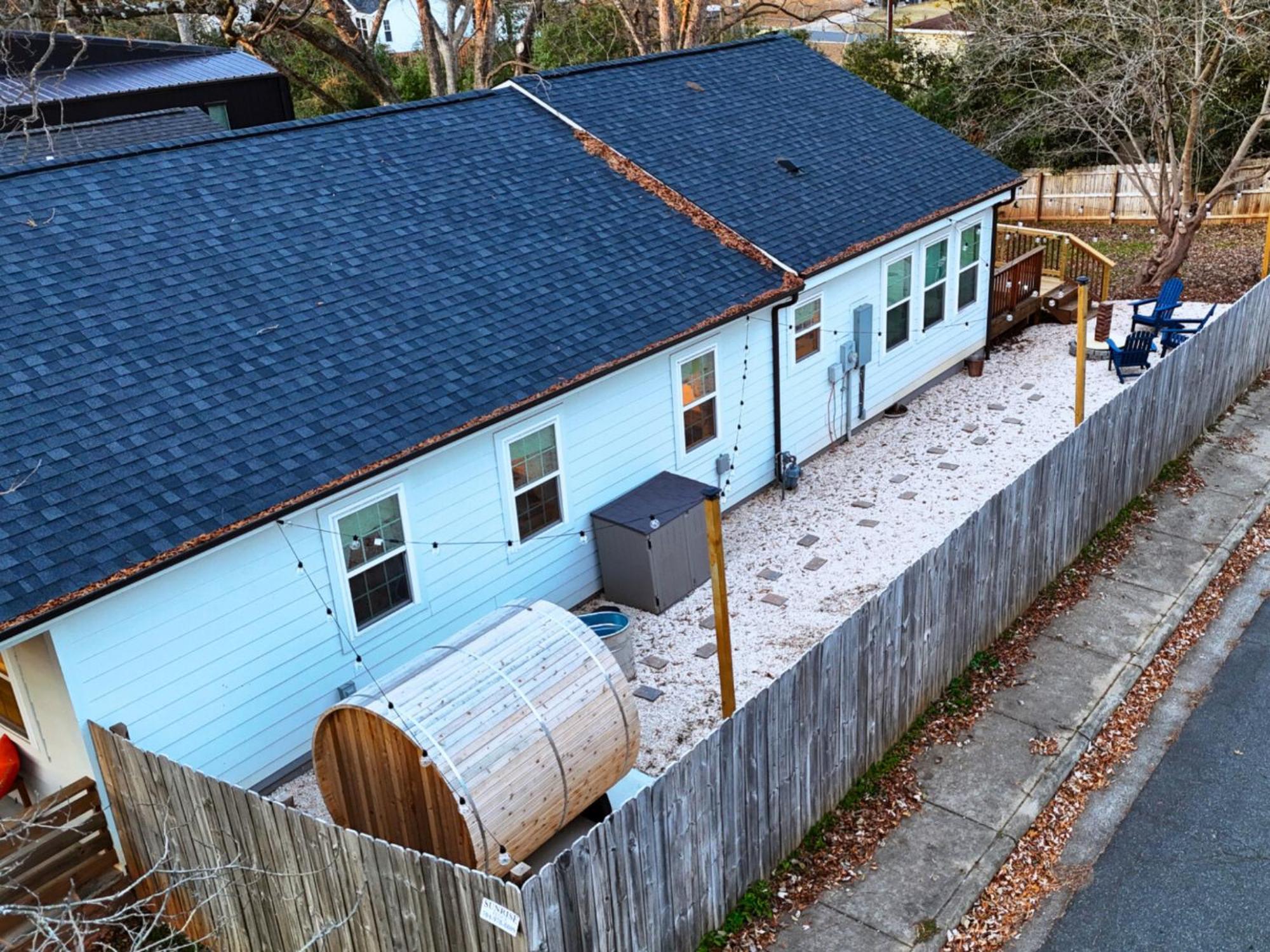 Venetian Beds, Outdoor Barrel Sauna, Hot Tub, Cold Plunge Appartement Charlotte Buitenkant foto