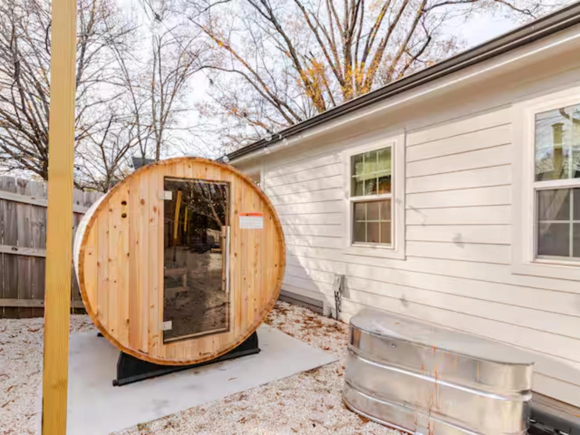 Venetian Beds, Outdoor Barrel Sauna, Hot Tub, Cold Plunge Appartement Charlotte Buitenkant foto